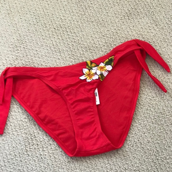 GORGEOUS NEW! ❤️RED FLORAL BIKINI BOTTOM - Picture 3 of 6